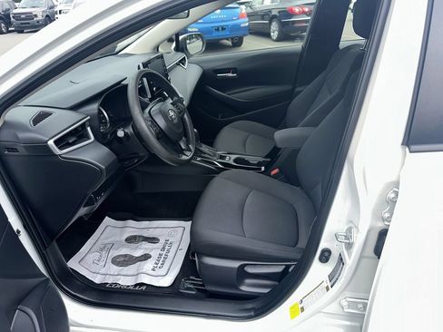 Used 2020 Toyota Corolla LE FWD image 12