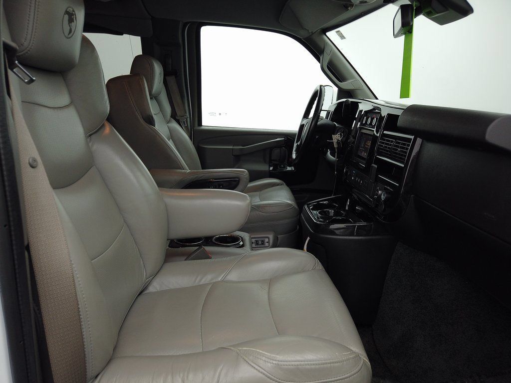 Used 2020 GMC Savana 2500 Extended w/ Enhanced Convenience Package RWD image 41