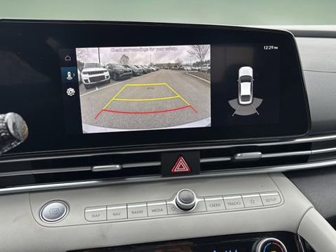 Used 2023 Hyundai Elantra Limited image 27