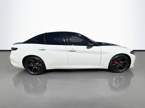 Used 2025 Alfa Romeo Giulia AWD w/ Driving Assist Package image 2