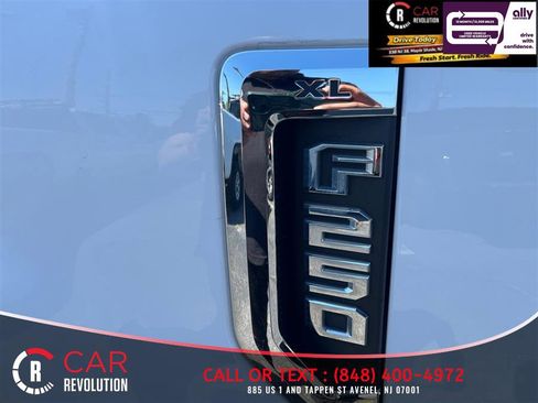 Used 2017 Ford F250 XL w/ Power Equipment Group AWD/4WD image 11