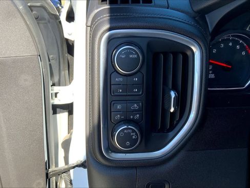 Used 2020 Chevrolet Silverado 1500 LT Trail Boss image 29