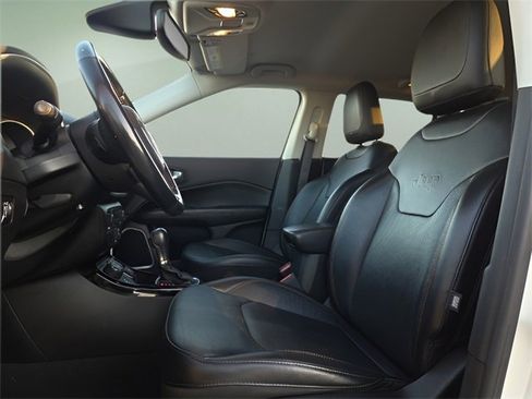 Used 2020 Jeep Compass Limited w/ Premium Lighting Group image 9