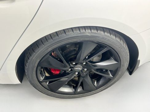 Used 2023 Genesis G70 3.3T w/ Sport Prestige Package image 32