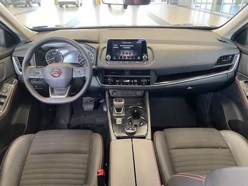 Certified 2026 Nissan Rogue SV AWD/4WD image 11
