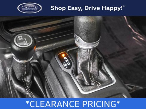 Used 2020 Jeep Wrangler Unlimited Sahara image 23