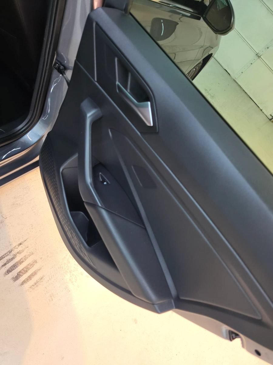 Used 2020 Volkswagen Jetta SE w/ SE Cold Weather Package FWD image 29
