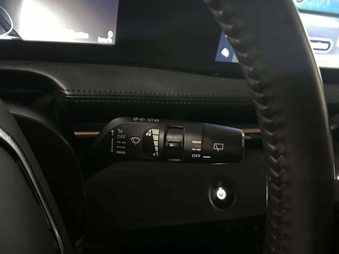 Used 2024 Nissan Ariya AWD image 23