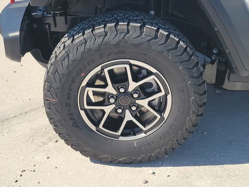 New 2026 Jeep Wrangler Unlimited Rubicon AWD/4WD image 4
