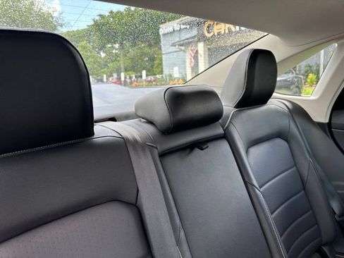 Used 2024 Volkswagen Jetta SE FWD image 14