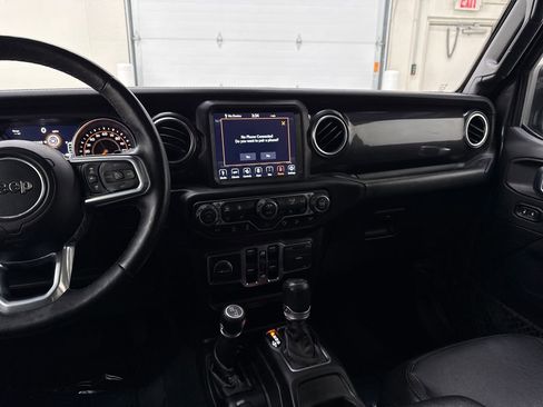 Used 2020 Jeep Wrangler Unlimited Sahara AWD/4WD image 18