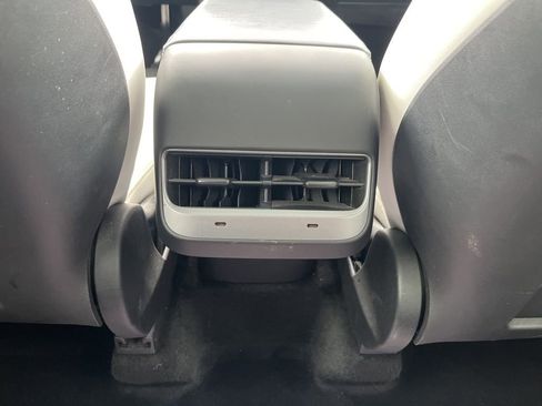 Used 2023 Tesla Model Y Long Range image 22