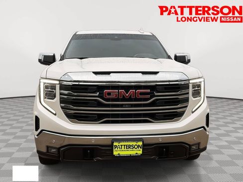 Used 2022 GMC Sierra 1500 SLT AWD/4WD image 2