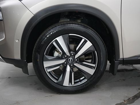 Used 2022 Nissan Rogue Platinum w/ Head-Up Display Package image 31