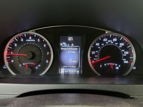 Used 2016 Toyota Camry SE image 9