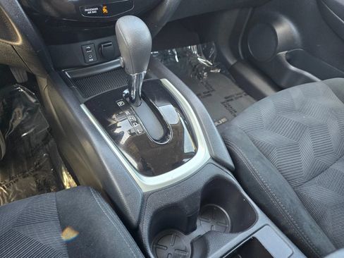 Used 2016 Nissan Rogue S FWD image 32