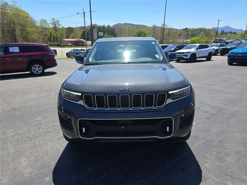 Used 2022 Jeep Grand Cherokee Overland w/ Luxury Tech Group IV image 9