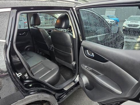 Used 2017 Nissan Rogue Sport SL w/ SL Premium Package image 17