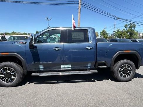 New 2026 GMC Sierra 2500 Denali w/ Denali Reserve Package AWD/4WD image 4