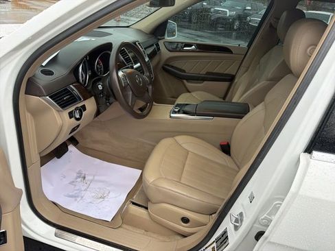 Used 2016 Mercedes-Benz GL 450 4MATIC image 18