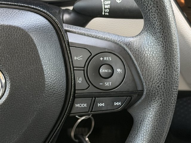 Used 2020 Toyota Corolla L FWD image 13