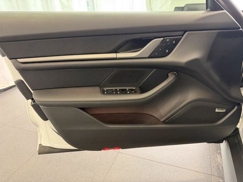 Used 2025 Porsche Taycan image 15