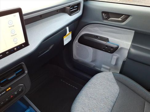 New 2025 Ford Maverick XLT w/ XLT Luxury Package image 18