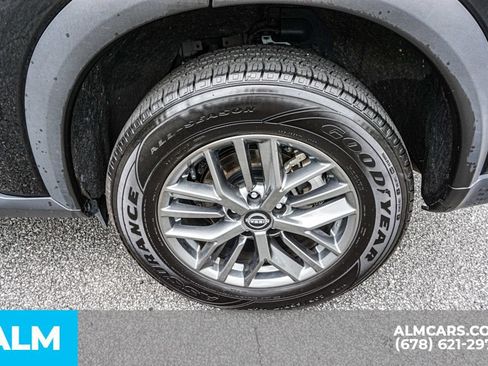 Used 2024 Nissan Rogue S FWD image 17