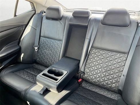 Used 2016 Nissan Maxima Platinum image 14