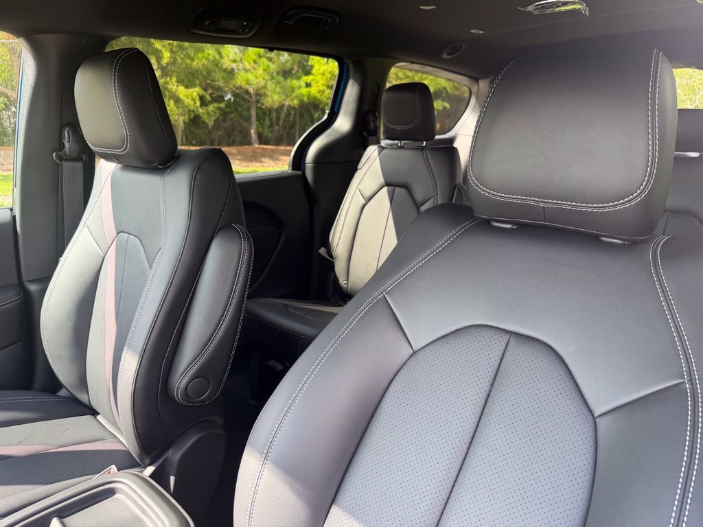 New 2027 Chrysler Pacifica Select w/ Family Tech Group FWD image 24