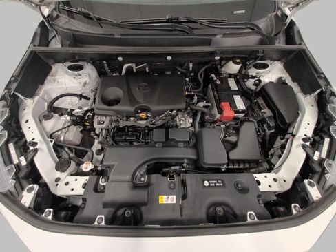 Used 2025 Toyota RAV4 XLE AWD/4WD image 8