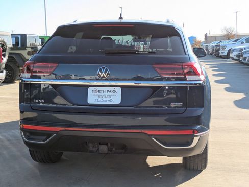 Used 2022 Volkswagen Atlas Cross Sport SE image 3