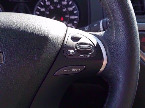 Used 2018 Nissan Pathfinder SL w/ Midnight Edition Package image 21