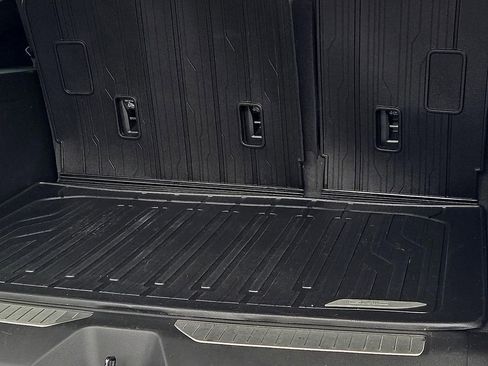 Used 2023 GMC Yukon XL AT4 w/ Technology Package image 8