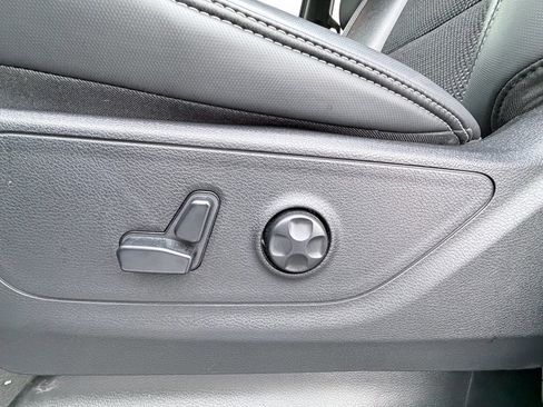 Used 2021 RAM 1500 Big Horn w/ Built-to-serve Edition image 24