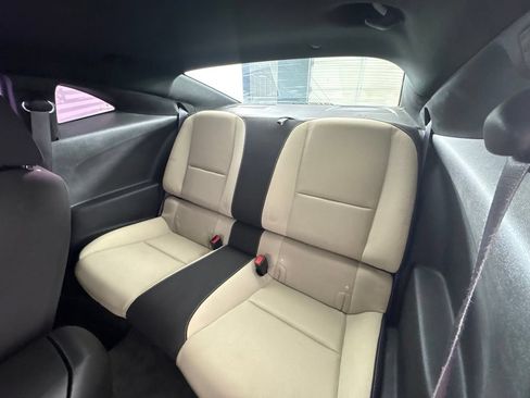 Used 2015 Chevrolet Camaro SS RWD image 40