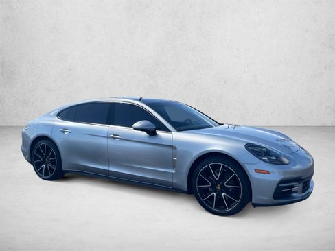 Used 2018 Porsche Panamera 4 Executive AWD/4WD image 3