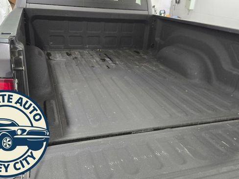 Used 2018 RAM 2500 Tradesman w/ Snow Chief Group image 29