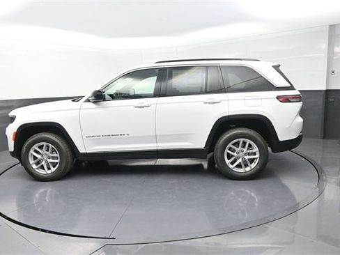 New 2025 Jeep Grand Cherokee Laredo X image 4