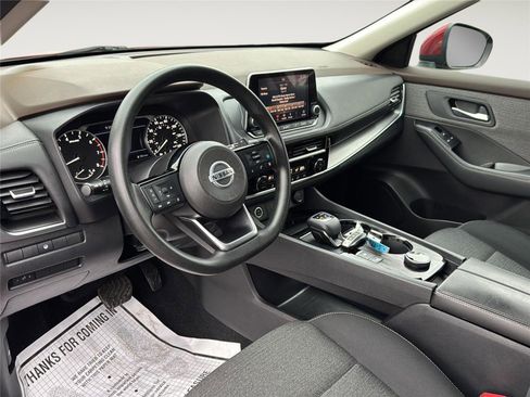 Used 2021 Nissan Rogue SV image 15