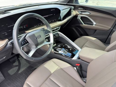 Certified 2025 Audi Q5 Premium w/ Premium Plus AWD/4WD image 11