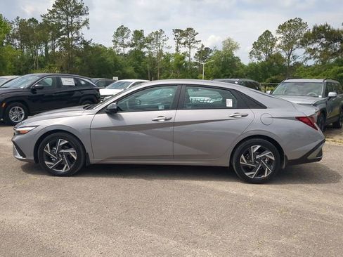 New 2025 Hyundai Elantra Sport image 8