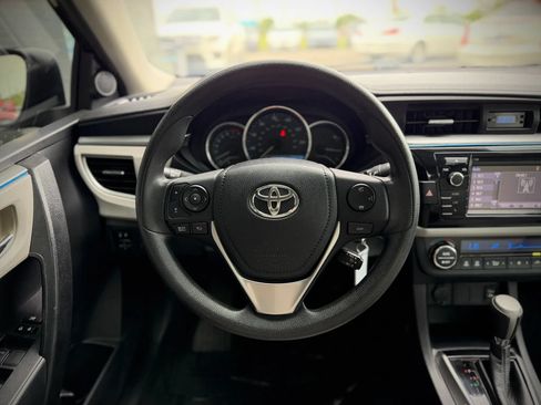 Used 2016 Toyota Corolla LE FWD image 10