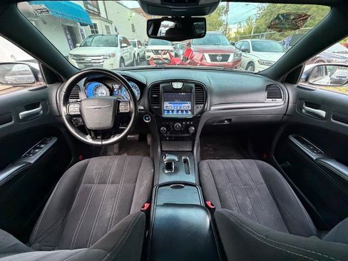 Used 2012 Chrysler 300 S RWD image 39