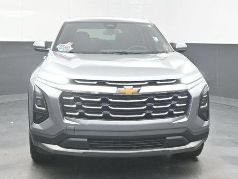 Used 2025 Chevrolet Equinox LT FWD image 3
