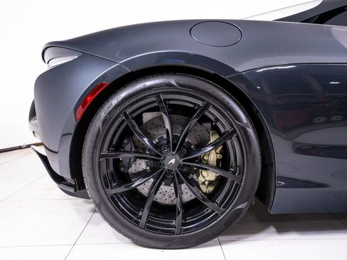 Used 2025 McLaren Artura Spider RWD image 18