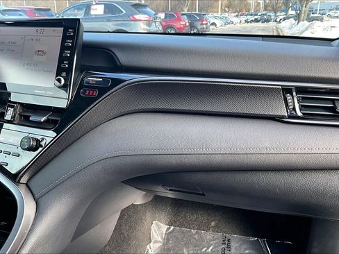 Used 2022 Toyota Camry XSE image 18
