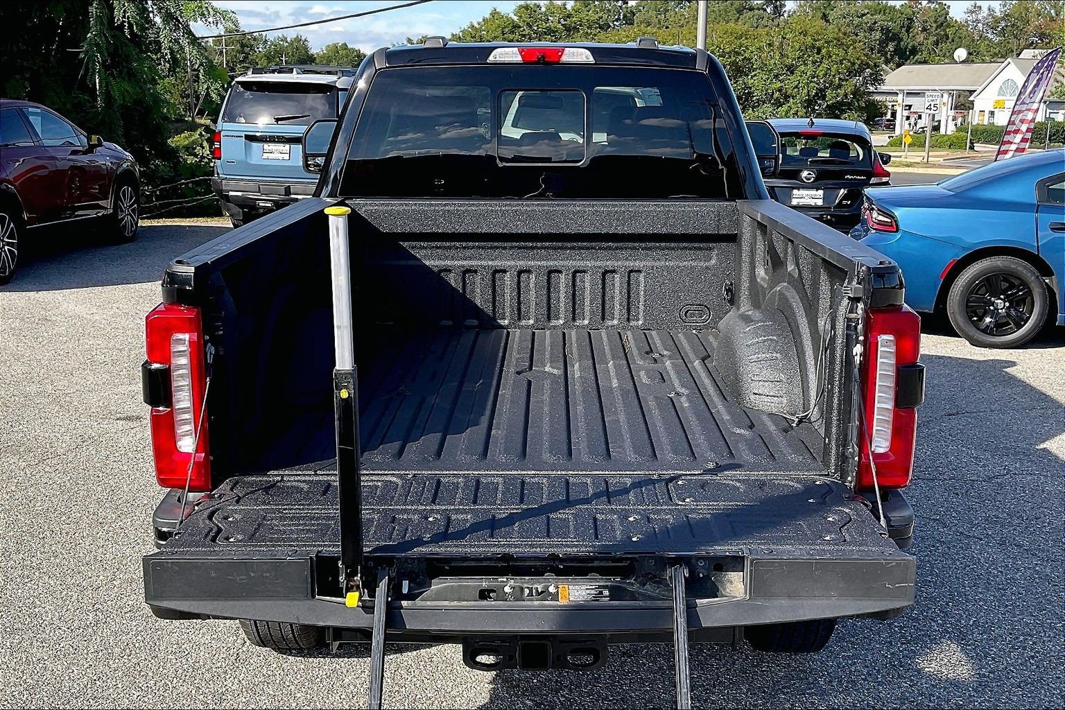 Used 2024 Ford F350 Lariat w/ Lariat Ultimate Package AWD/4WD image 35