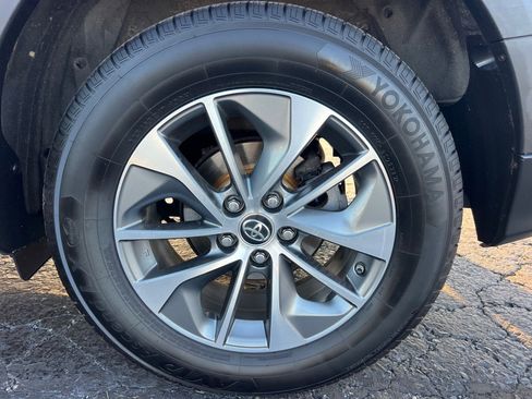 Used 2018 Toyota RAV4 Adventure image 38