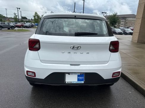 Used 2026 Hyundai Venue SEL FWD image 3